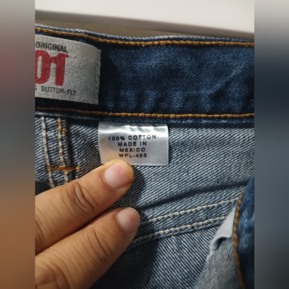 Levi's Classic Straight Blue Jeans - Picture 5 of 10